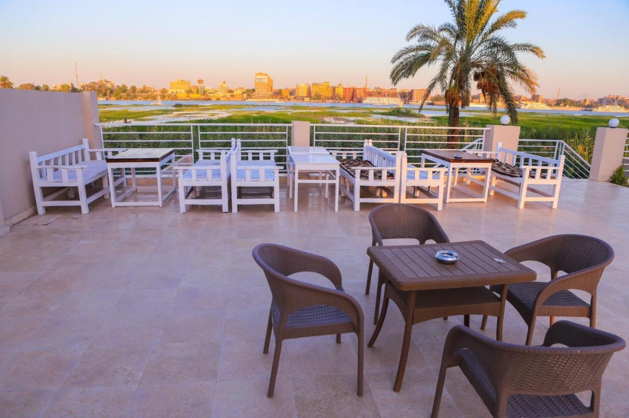 לוקסור Royal Nile Villa - Pool View Apartment 1 מראה חיצוני תמונה