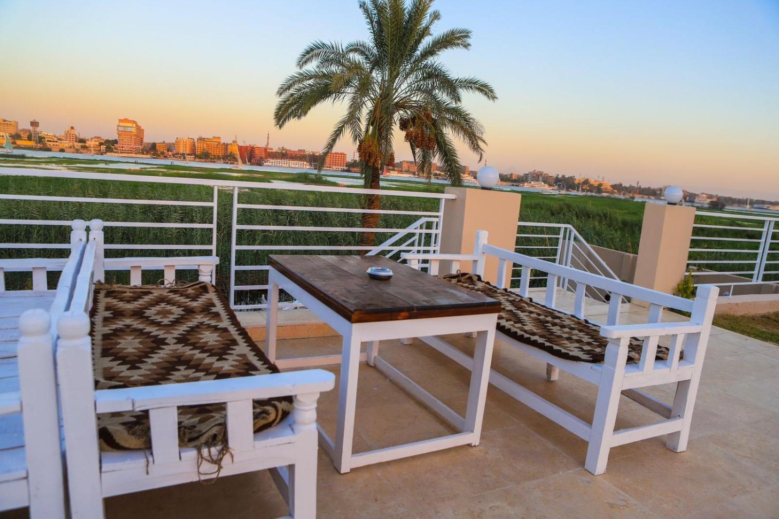 לוקסור Royal Nile Villa - Pool View Apartment 1 מראה חיצוני תמונה